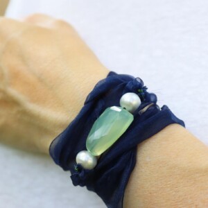 PULSERA ORGANZA PERLAS Y CUARZO VERDE