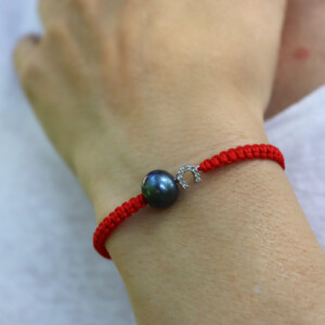 PULSERA MACRAMÉ ROJO PERLA GRIS