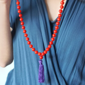 COLLAR JAPA MALA CORAL BAMBÚ