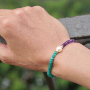 PULSERA AMATISTA Y CUARZO VERDE CON PERLA