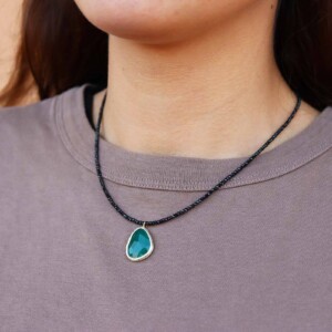 COLLAR ESPINELA COLGANTE CUARZO VERDE