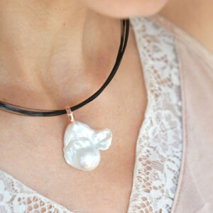 COLLAR PERLA BARROCA PLATA DORADA