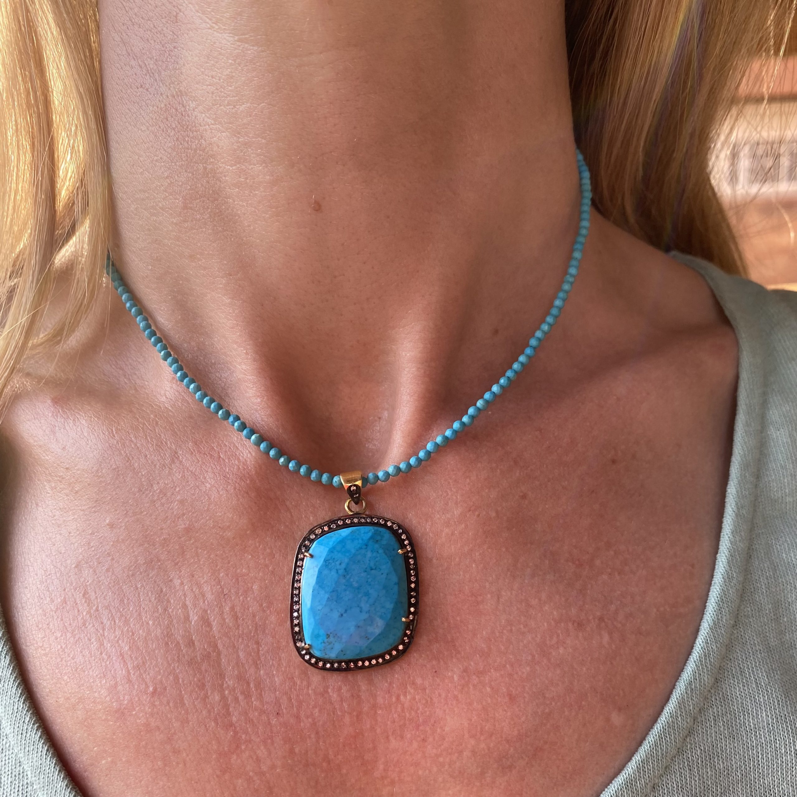 COLLAR TURQUESA COLGANTE