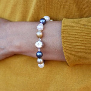 PULSERA PERLAS COLORES CIERRE PLATA