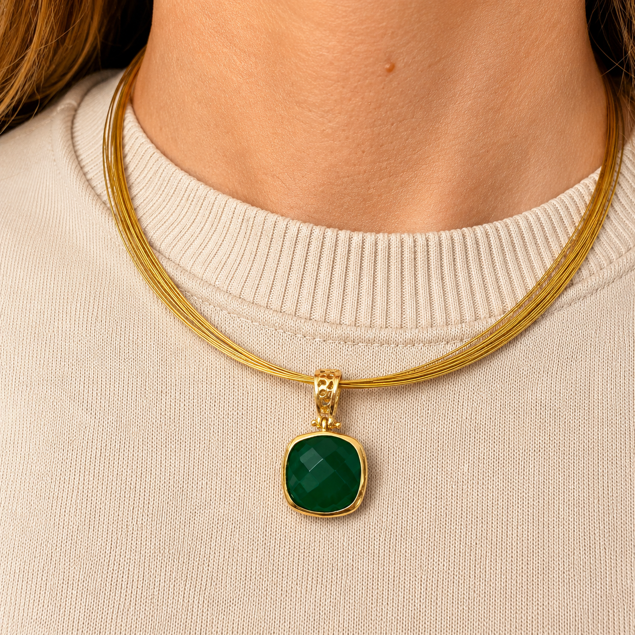 COLLAR MULTIHILOS COLGANTE CUARZO VERDE PLATA BAÑO ORO 18 KTES