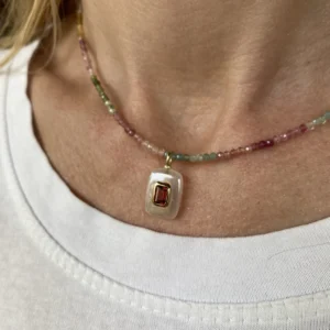 COLLAR TURMALINA Y MADREPERLA