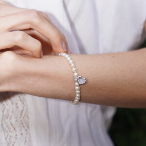 PULSERA PERLAS CHARM CORAZÓN