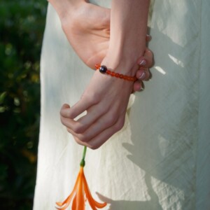 PULSERA CORNALINA PERLA GRIS