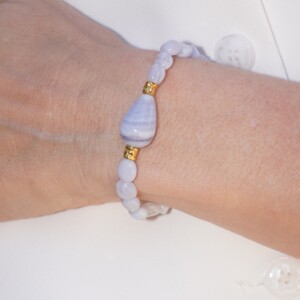 PULSERA CALCEDONIA AZUL PLATA DORADA