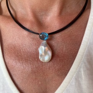 COLLAR PERLA BARROCA TOPACIO