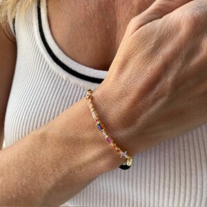 PULSERA CORDÓN SEDA PIEDRAS COLORES