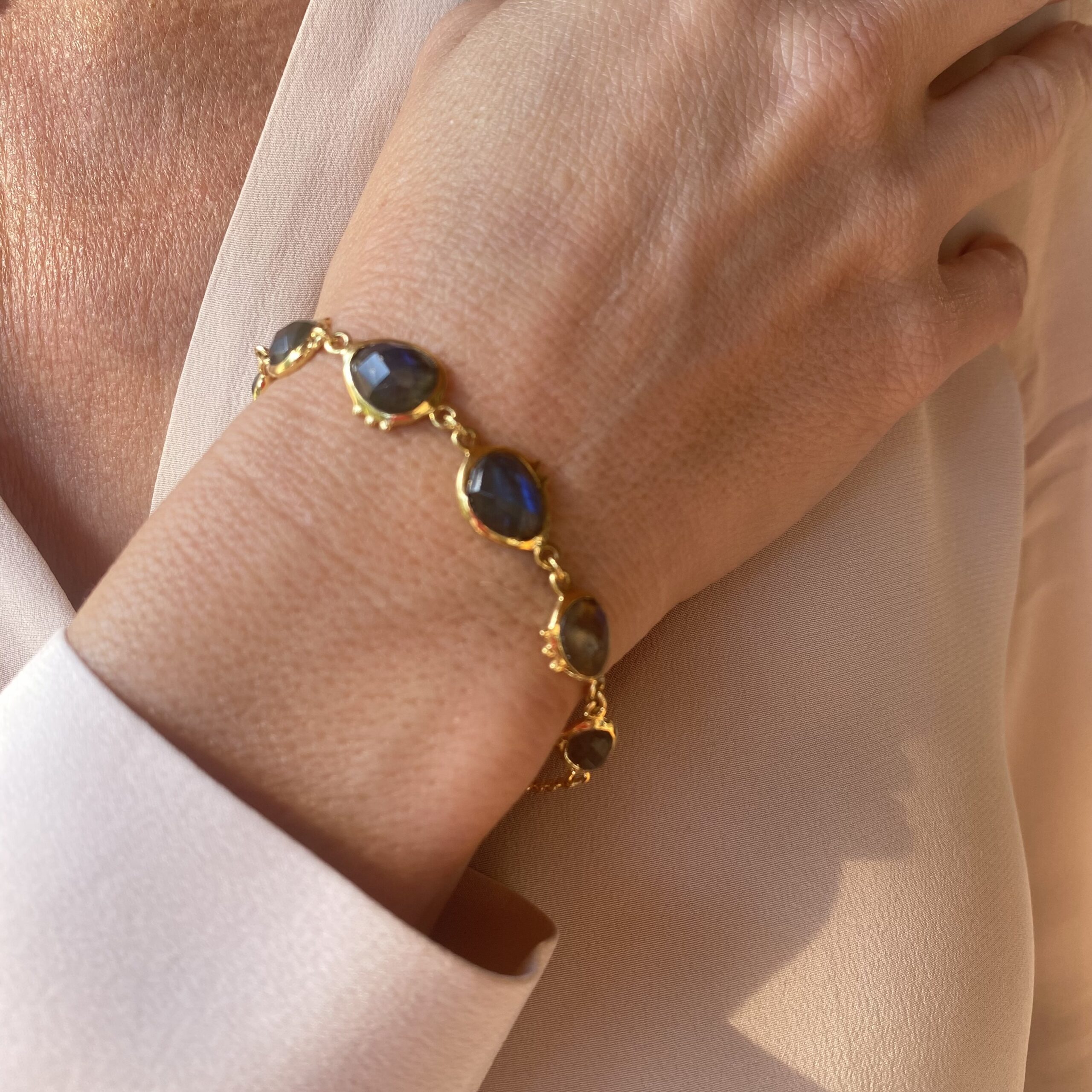 PULSERA LABRADORITA PLATA BAÑO ORO