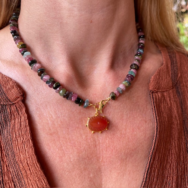 COLLAR TURMALINA COLGANTE CORNALINA
