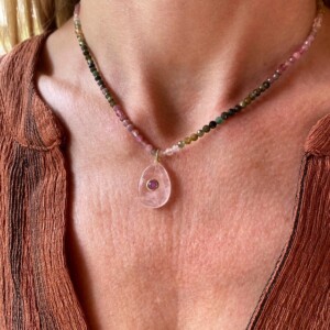COLLAR TURMALINA SANDÍA COLGANTE CUARZO ROSA