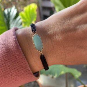 PULSERA AMAZONITA MACRAMÉ